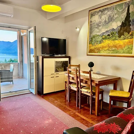 아파트 Oliva 챠브타트